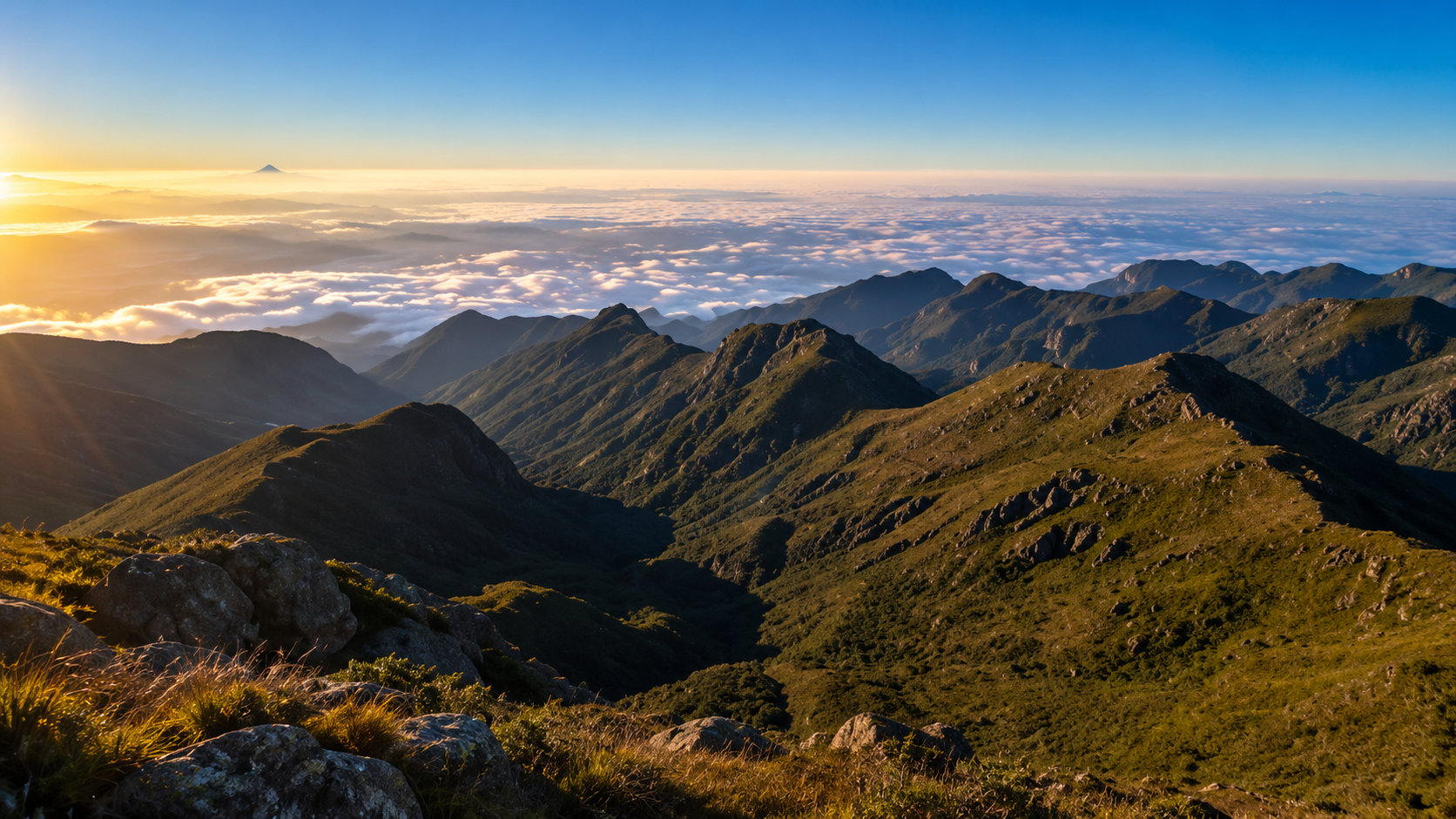 Montanhas do Caparaó ao amanhecer